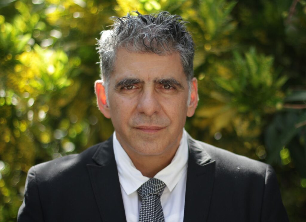 עו״ד אהוד עזורי - תמונת פורטרט